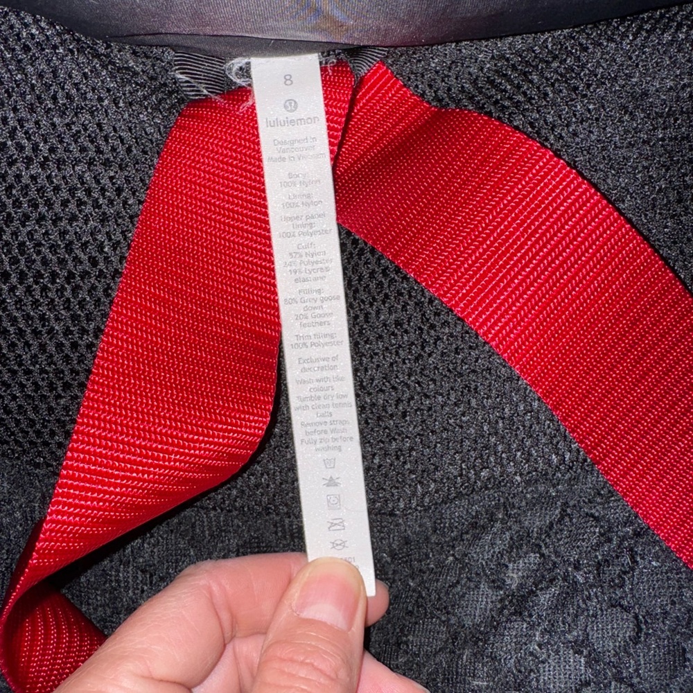 Lululemon winter warrior parka size 8 RED - Picture 5 of 10